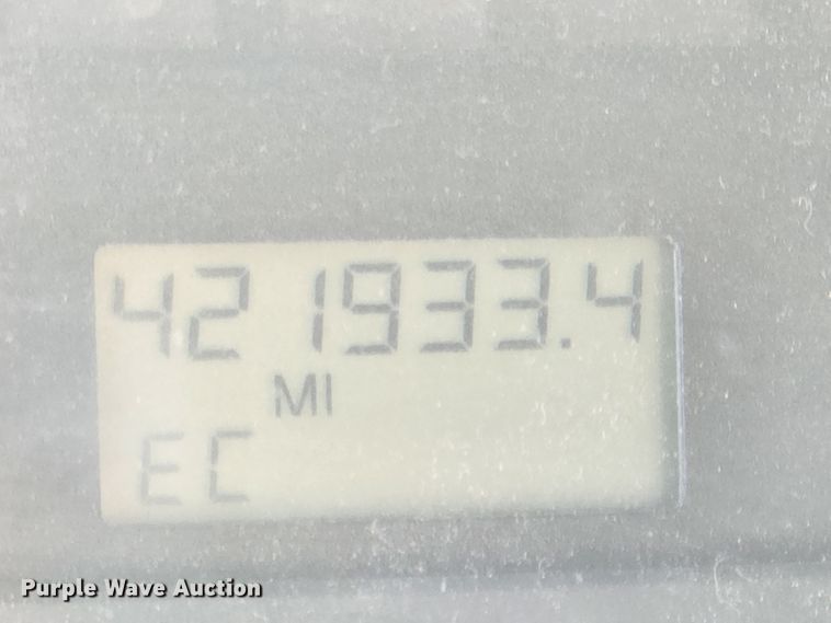 image for item MK9475 2001 Freightliner Columbia  flatbed truck