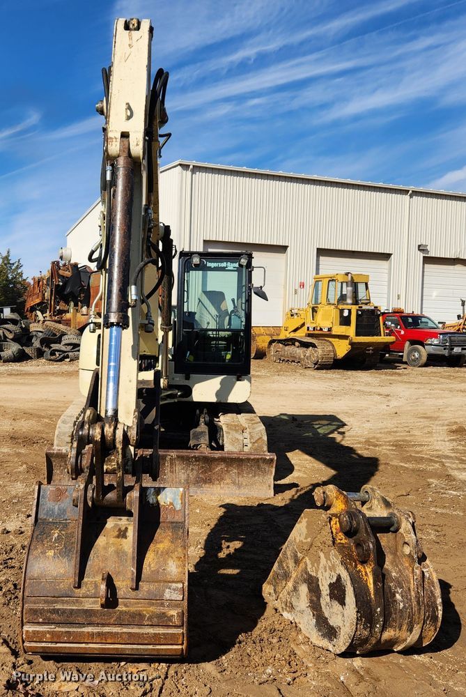 image for item MK9488 2005 Ingersoll Rand ZX125  mini excavator