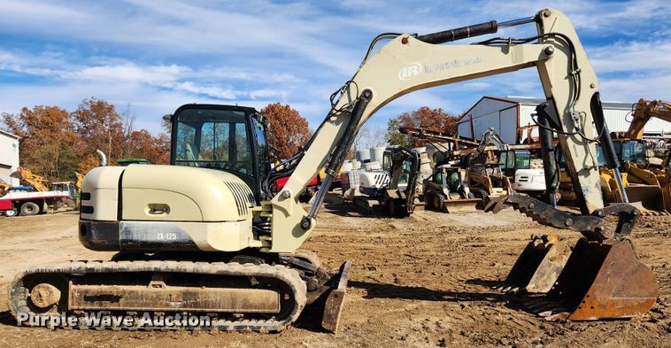 image for item MK9488 2005 Ingersoll Rand ZX125  mini excavator