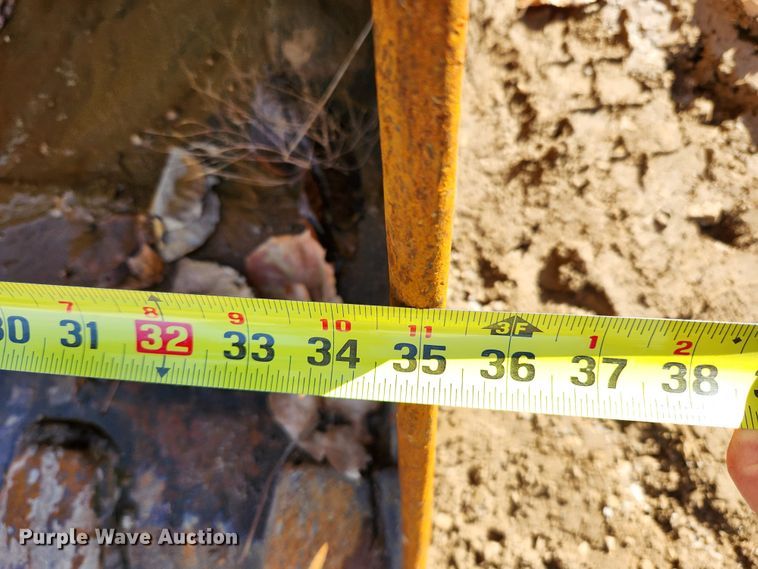 image for item MK9488 2005 Ingersoll Rand ZX125  mini excavator