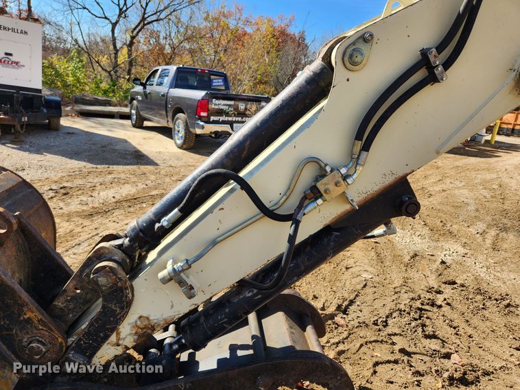 image for item MK9488 2005 Ingersoll Rand ZX125  mini excavator