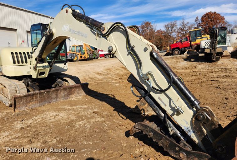 image for item MK9488 2005 Ingersoll Rand ZX125  mini excavator