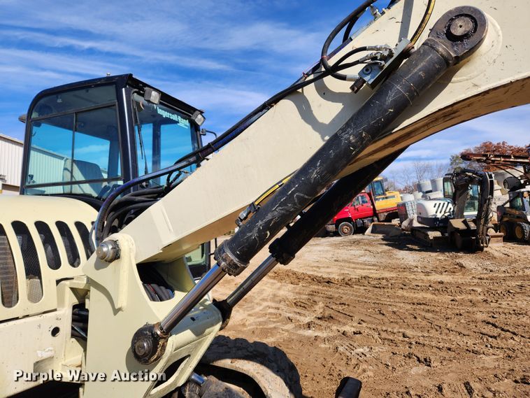 image for item MK9488 2005 Ingersoll Rand ZX125  mini excavator