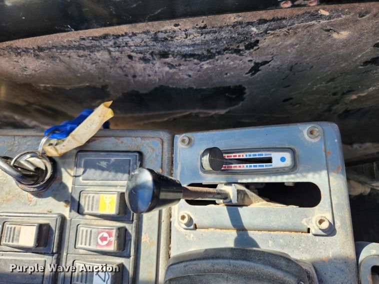 image for item MK9488 2005 Ingersoll Rand ZX125  mini excavator