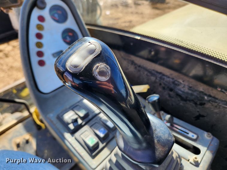 image for item MK9488 2005 Ingersoll Rand ZX125  mini excavator