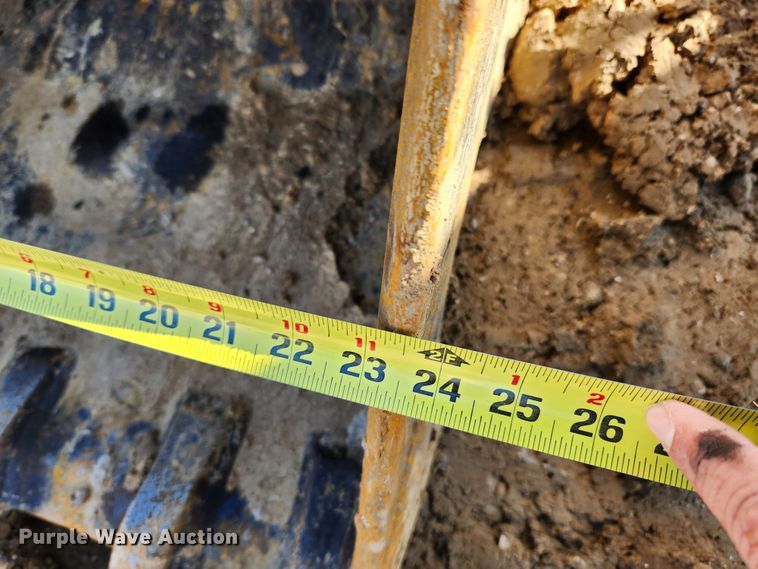 image for item MK9488 2005 Ingersoll Rand ZX125  mini excavator