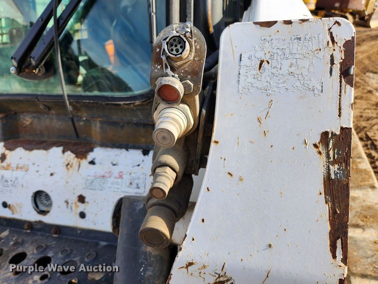 image for item MK9489 2008 Bobcat T250  tracked skid steer loader