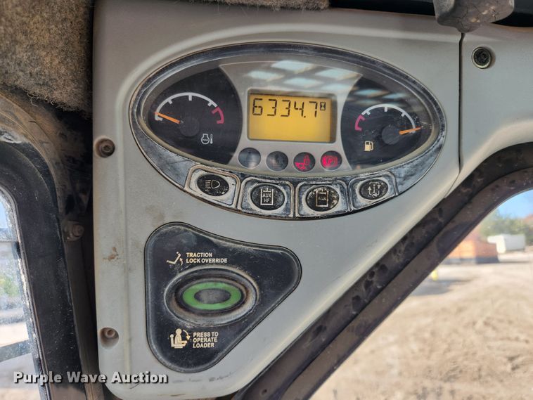 image for item MK9489 2008 Bobcat T250  tracked skid steer loader