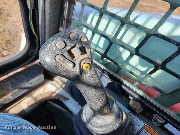 image for item MK9489 2008 Bobcat T250  tracked skid steer loader