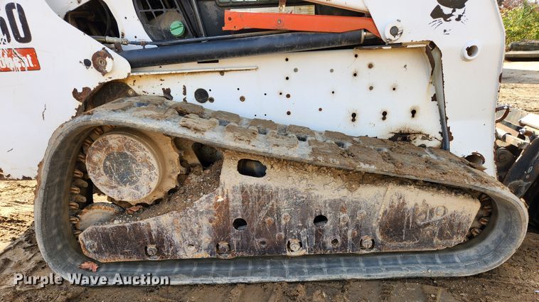 image for item MK9489 2008 Bobcat T250  tracked skid steer loader