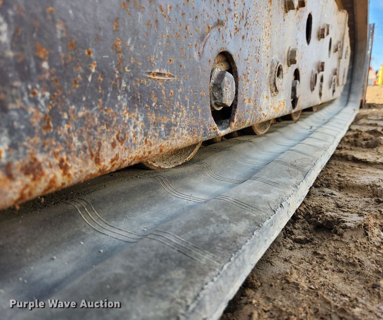 image for item MK9489 2008 Bobcat T250  tracked skid steer loader