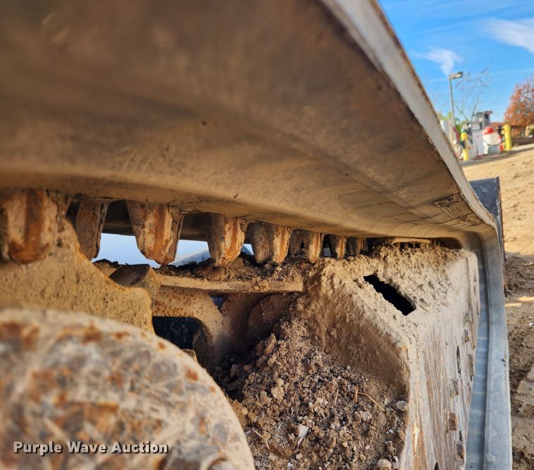 image for item MK9489 2008 Bobcat T250  tracked skid steer loader