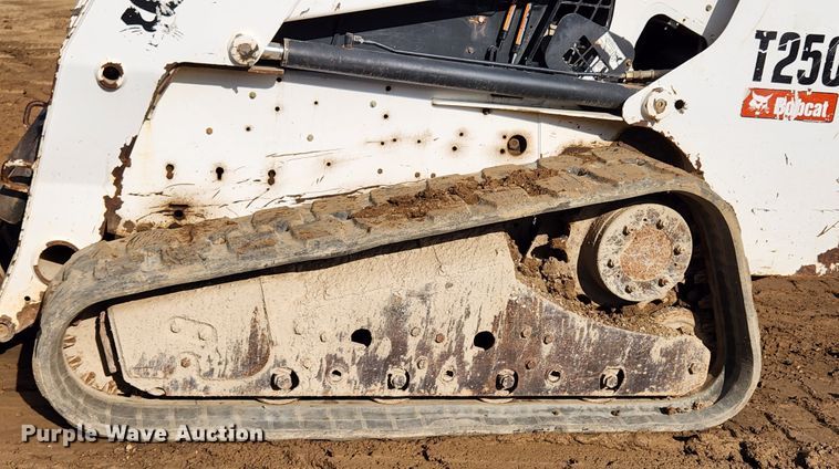 image for item MK9489 2008 Bobcat T250  tracked skid steer loader