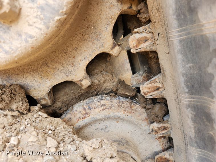 image for item MK9489 2008 Bobcat T250  tracked skid steer loader