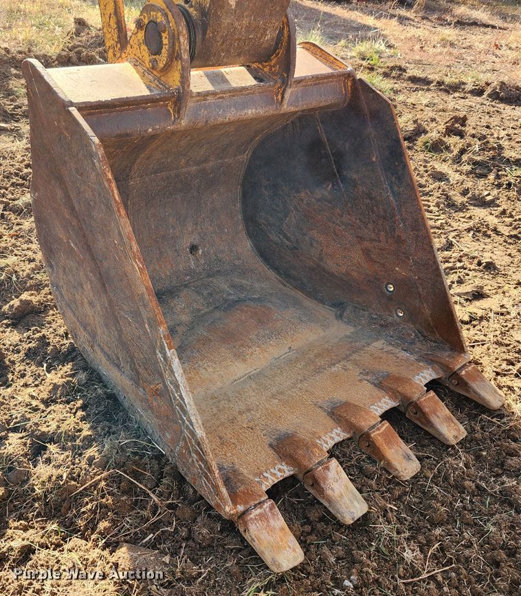 image for item MK9490 2005 Hyundai Robex 210LC-7  excavator