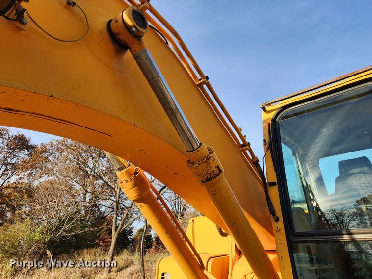 image for item MK9490 2005 Hyundai Robex 210LC-7  excavator