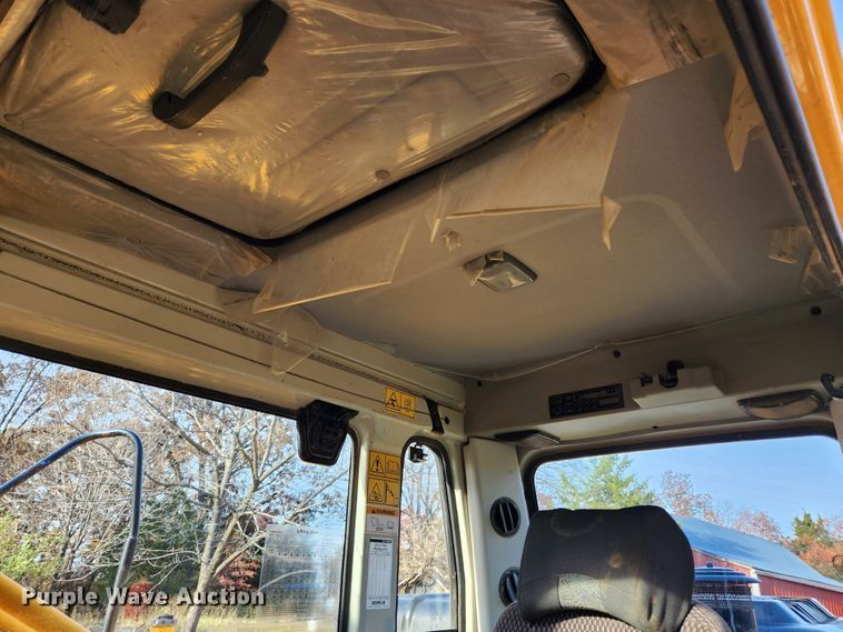 image for item MK9490 2005 Hyundai Robex 210LC-7  excavator