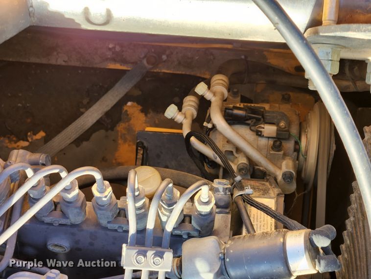 image for item MK9490 2005 Hyundai Robex 210LC-7  excavator