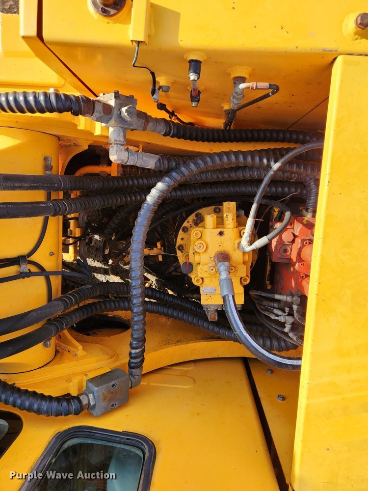 image for item MK9490 2005 Hyundai Robex 210LC-7  excavator