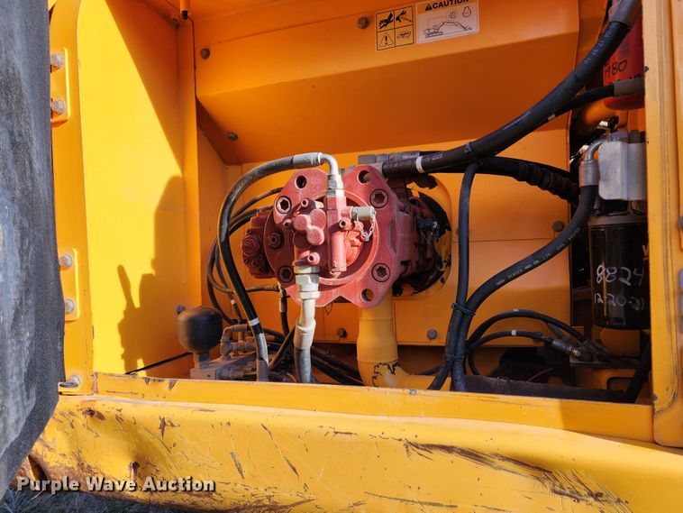 image for item MK9490 2005 Hyundai Robex 210LC-7  excavator