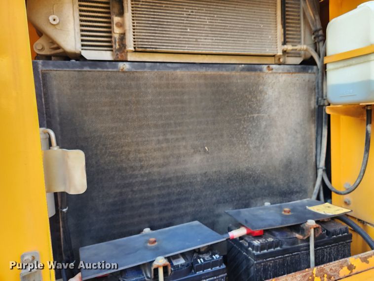 image for item MK9490 2005 Hyundai Robex 210LC-7  excavator