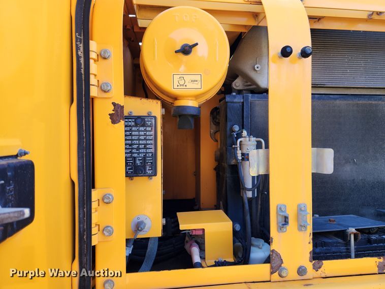 image for item MK9490 2005 Hyundai Robex 210LC-7  excavator