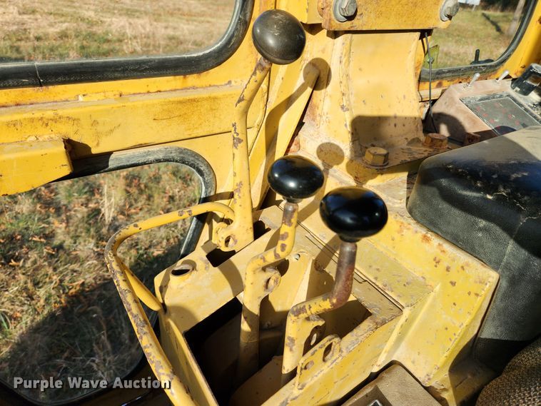 image for item MK9491 1989 Caterpillar 953  track loader