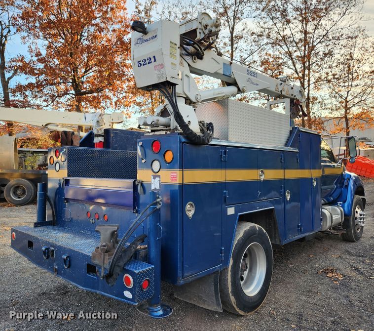 image for item MK9492 2000 Ford F650 Super Duty  SuperCab utility / service truck