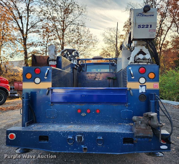 image for item MK9492 2000 Ford F650 Super Duty  SuperCab utility / service truck