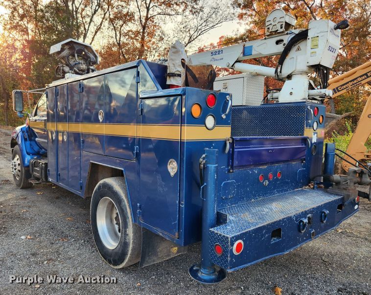 image for item MK9492 2000 Ford F650 Super Duty  SuperCab utility / service truck