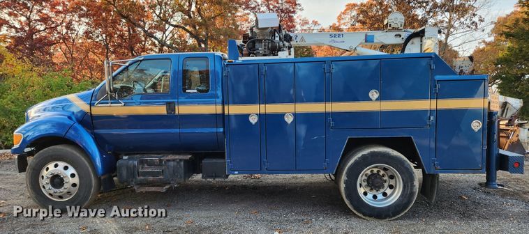 image for item MK9492 2000 Ford F650 Super Duty  SuperCab utility / service truck