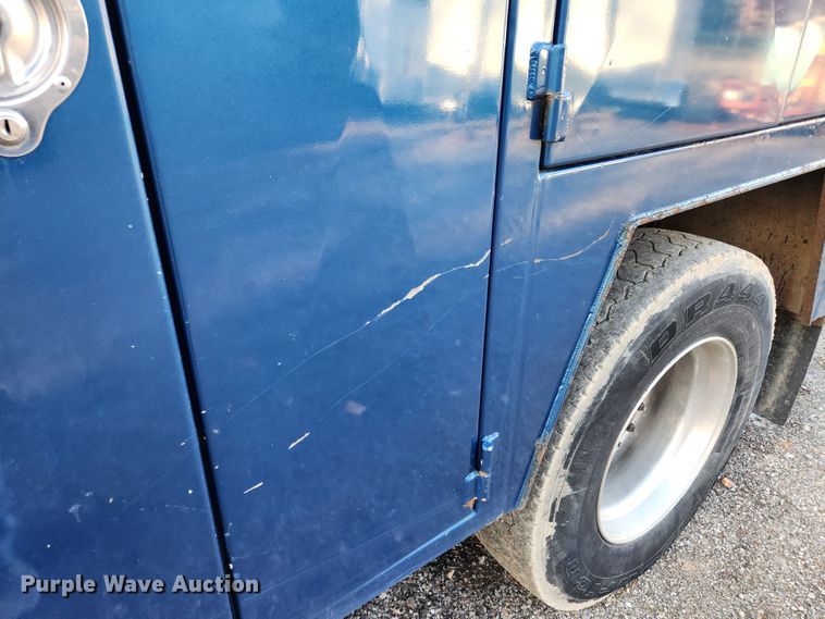 image for item MK9492 2000 Ford F650 Super Duty  SuperCab utility / service truck