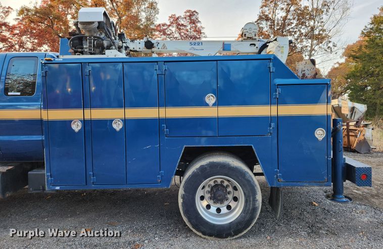 image for item MK9492 2000 Ford F650 Super Duty  SuperCab utility / service truck