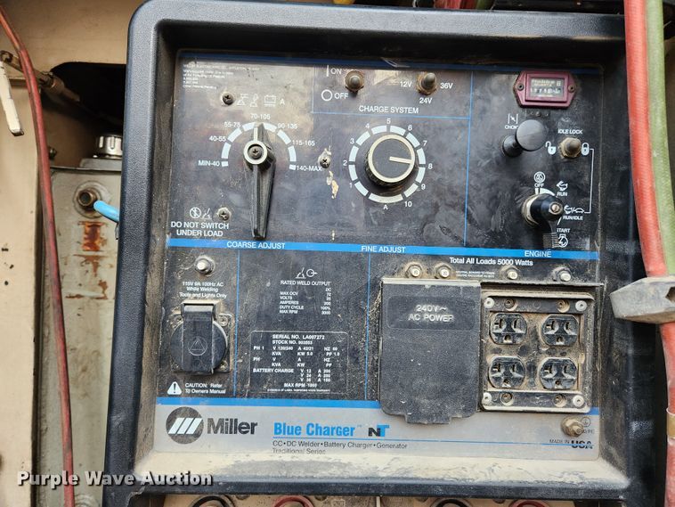 image for item MK9492 2000 Ford F650 Super Duty  SuperCab utility / service truck