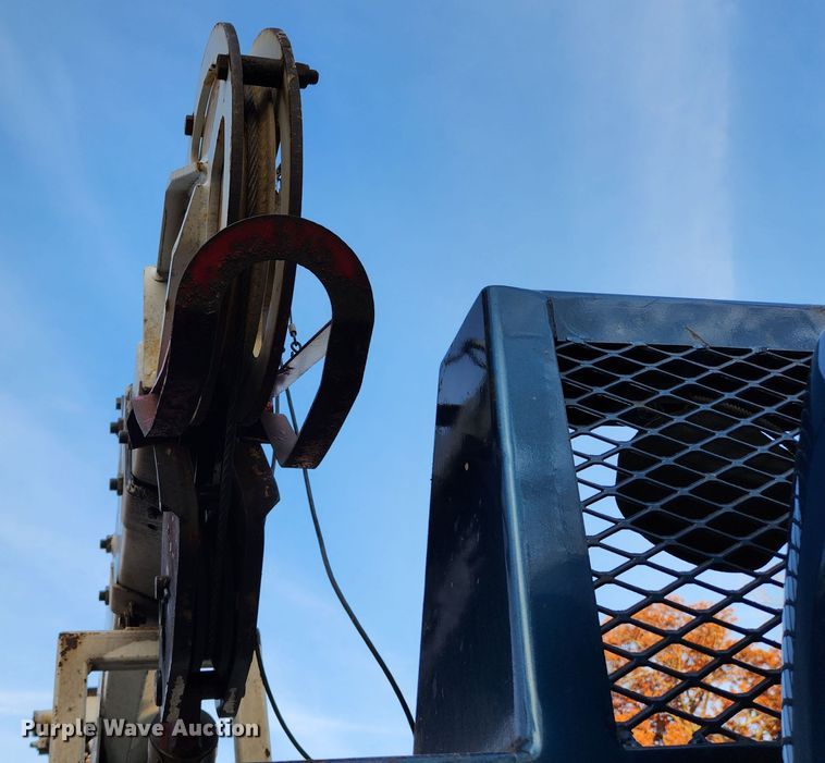 image for item MK9492 2000 Ford F650 Super Duty  SuperCab utility / service truck