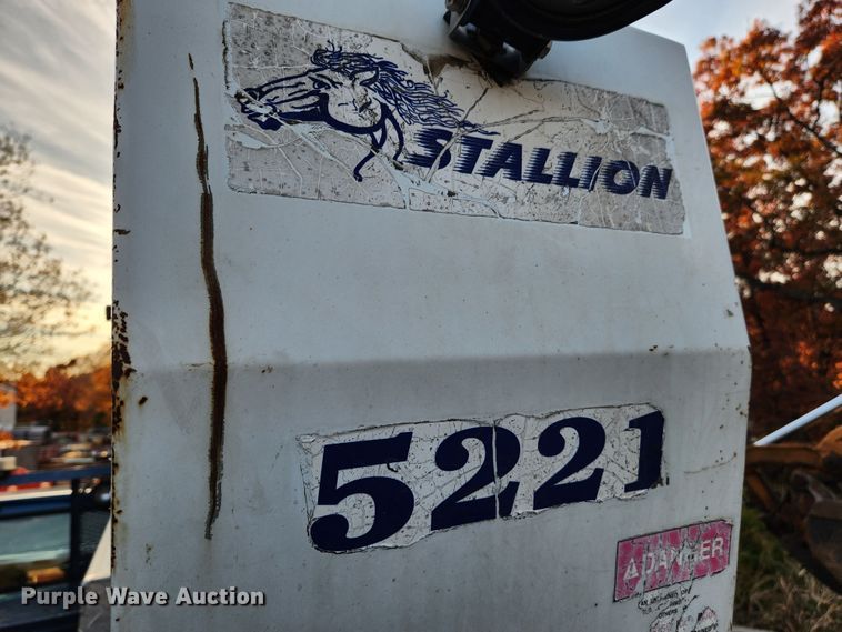 image for item MK9492 2000 Ford F650 Super Duty  SuperCab utility / service truck