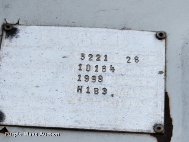 image for item MK9492 2000 Ford F650 Super Duty  SuperCab utility / service truck