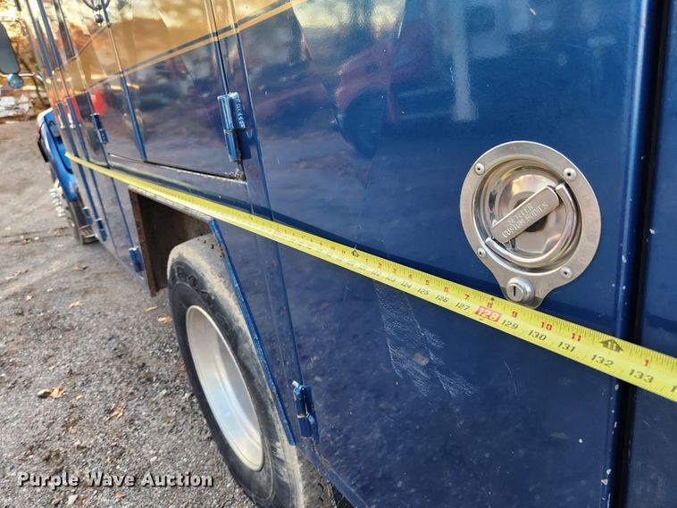 image for item MK9492 2000 Ford F650 Super Duty  SuperCab utility / service truck