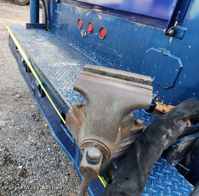 image for item MK9492 2000 Ford F650 Super Duty  SuperCab utility / service truck