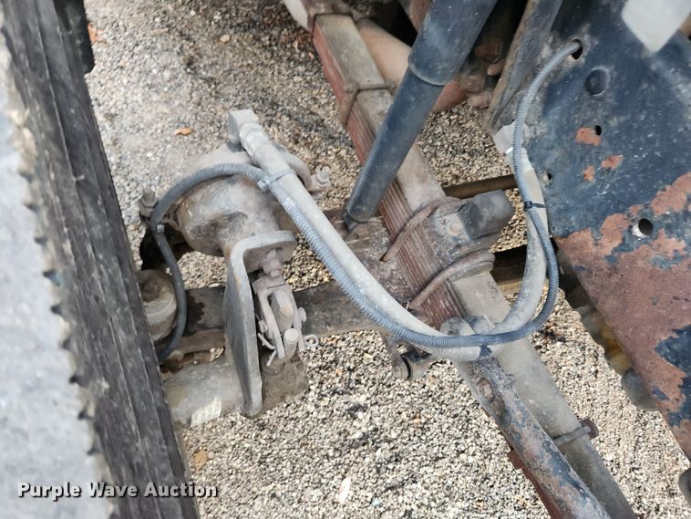 image for item MK9492 2000 Ford F650 Super Duty  SuperCab utility / service truck