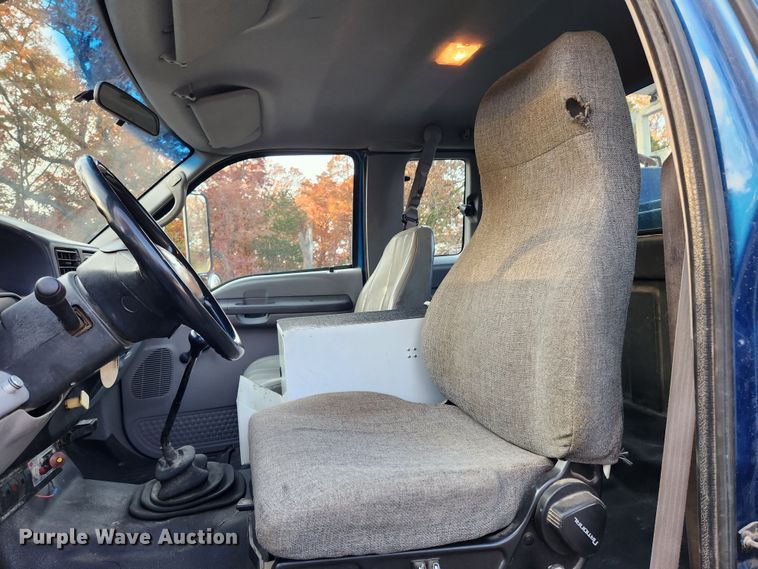 image for item MK9492 2000 Ford F650 Super Duty  SuperCab utility / service truck