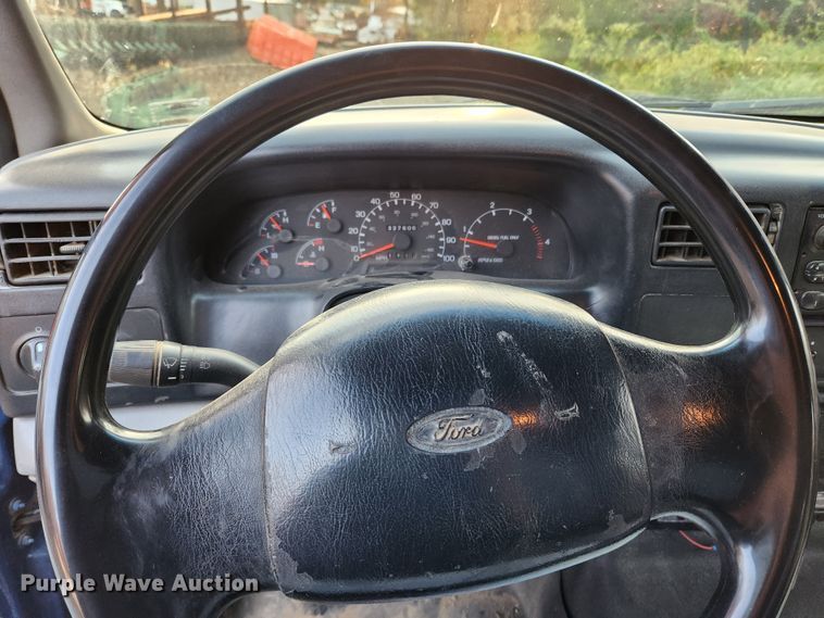 image for item MK9492 2000 Ford F650 Super Duty  SuperCab utility / service truck