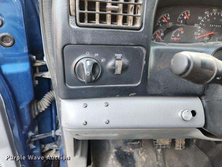 image for item MK9492 2000 Ford F650 Super Duty  SuperCab utility / service truck