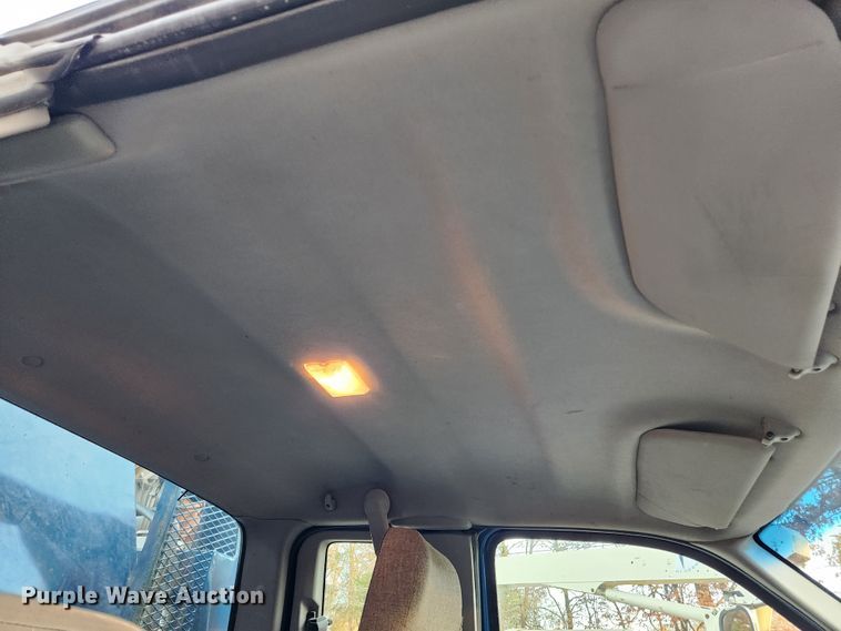 image for item MK9492 2000 Ford F650 Super Duty  SuperCab utility / service truck