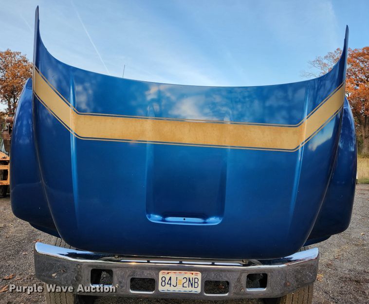 image for item MK9492 2000 Ford F650 Super Duty  SuperCab utility / service truck