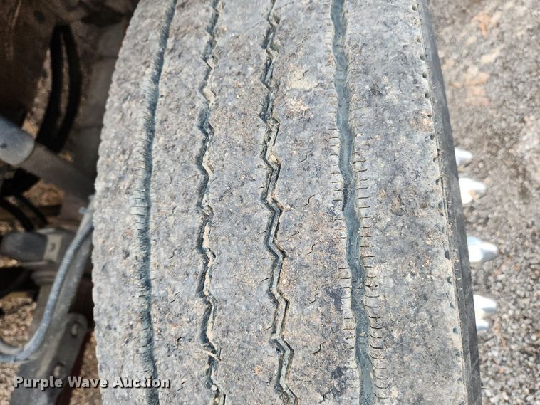 image for item MK9492 2000 Ford F650 Super Duty  SuperCab utility / service truck