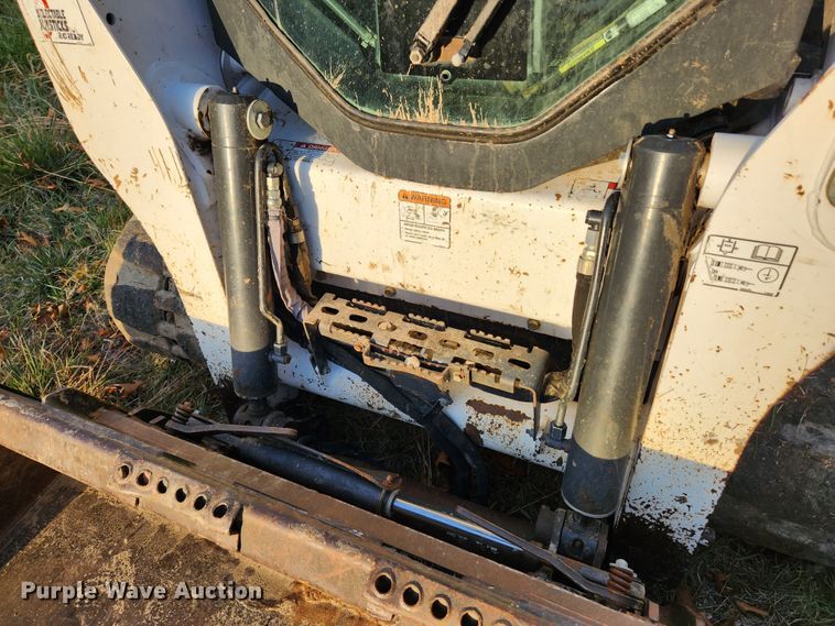 image for item MK9493 2016 Bobcat T750  tracked skid steer loader