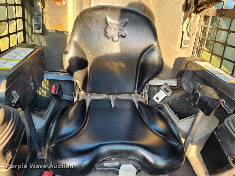 image for item MK9493 2016 Bobcat T750  tracked skid steer loader