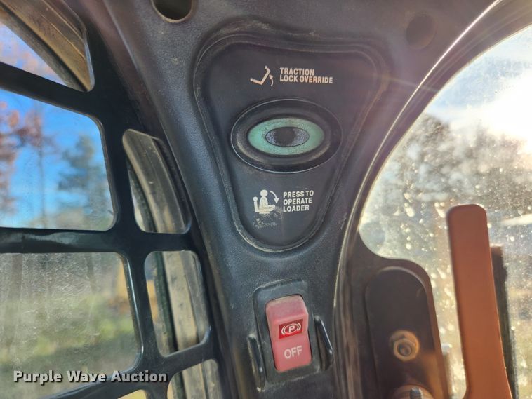 image for item MK9493 2016 Bobcat T750  tracked skid steer loader