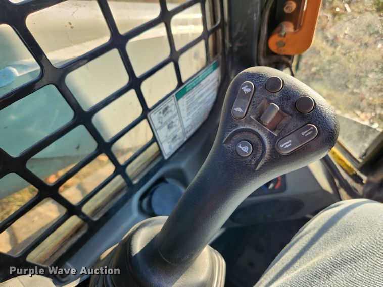 image for item MK9493 2016 Bobcat T750  tracked skid steer loader